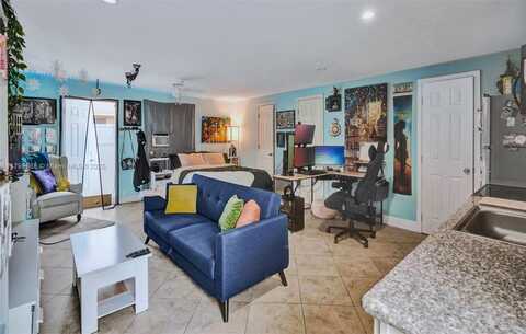 1041 NE 9th Ave, Fort Lauderdale, FL 33304