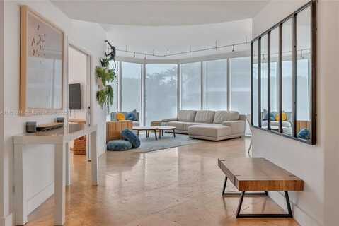 300 S Pointe Dr, Miami Beach, FL 33139