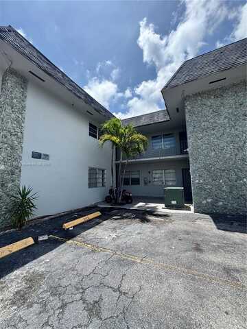 300 NE 1st Ct, Hallandale Beach, FL 33009