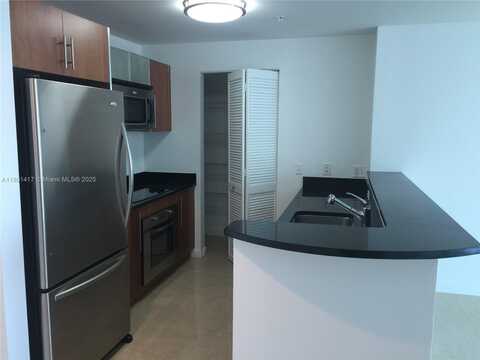 300 S BISCAYNE BL, Miami, FL 33131