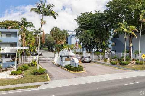 9351 Fontainebleau Blvd, Miami, FL 33172