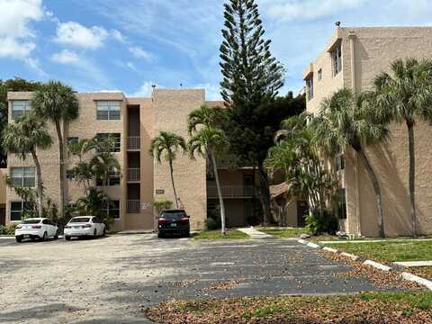 9410 Live Oak Pl, Davie, FL 33324