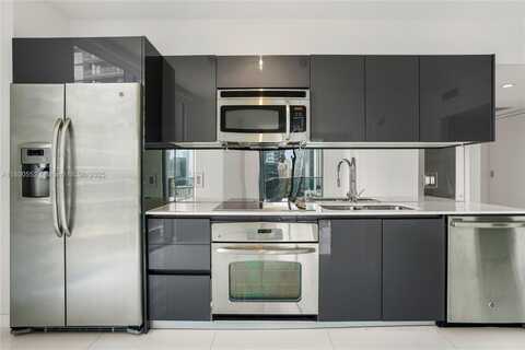 31 SE 6 St, Miami, FL 33131