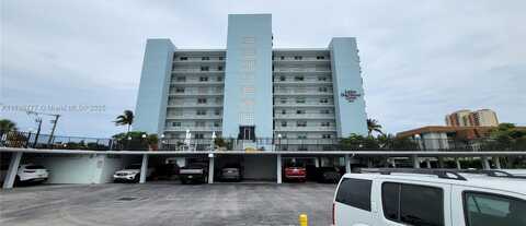 3040 Lake Shore Dr, Riviera Beach, FL 33404