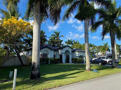 13135 SW 218th Ter, Miami, FL 33170