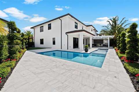 8862 NW 154th Ter, Miami Lakes, FL 33018