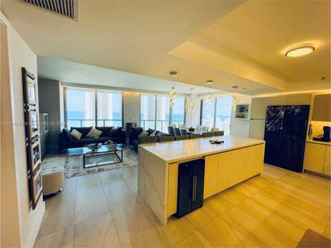 2600 E Hallandale Beach Blvd, Hallandale Beach, FL 33009