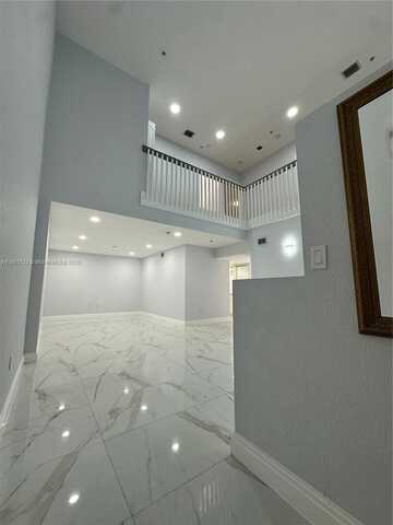17425 NW 75th Pl, Hialeah, FL 33015