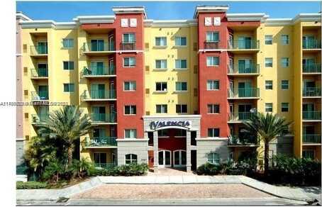 6001 SW 70th St, South Miami, FL 33143