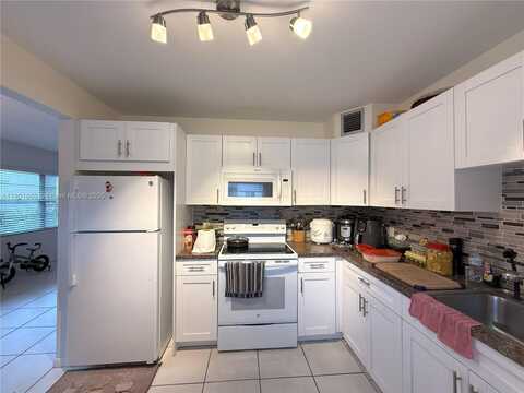 100 SW 132nd Way, Pembroke Pines, FL 33027