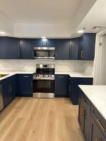 201 Crandon Blvd, Key Biscayne, FL 33149