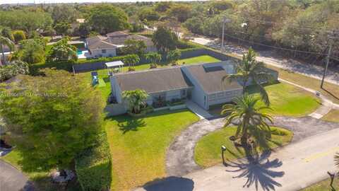 13561 SW 98th Pl, Miami, FL 33176