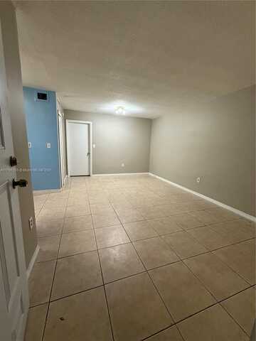 1525 NW 19th Ter, Miami, FL 33125