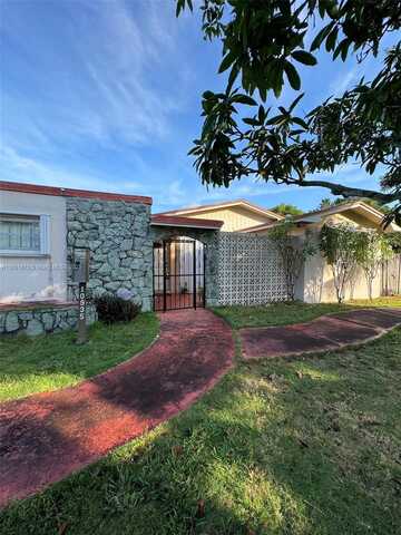 10935 SW 174th Ter, Miami, FL 33157