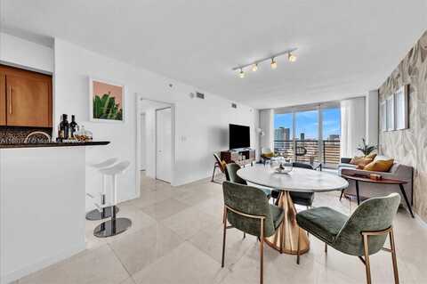 335 S Biscayne Blvd, Miami, FL 33131