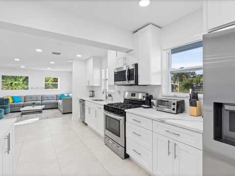 711 N 66th Ave, Hollywood, FL 33024