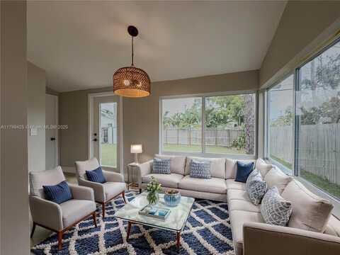 1813 SW 10th St, Fort Lauderdale, FL 33312