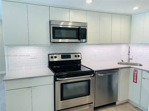 2412 NE 26th St, Fort Lauderdale, FL 33305