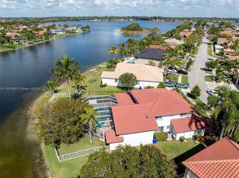 17982 NW 9th Ct, Pembroke Pines, FL 33029