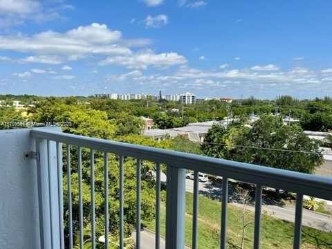 2000 NE 135th St, North Miami, FL 33181