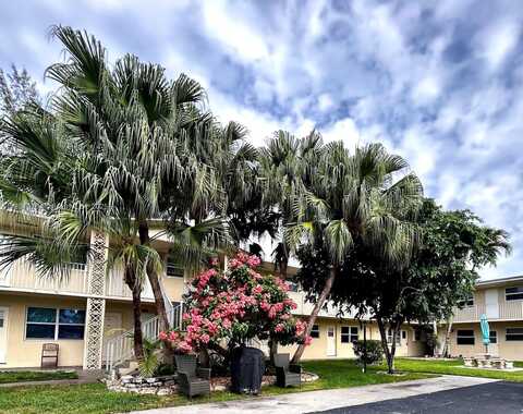 1301 N 12th Ct, Hollywood, FL 33019