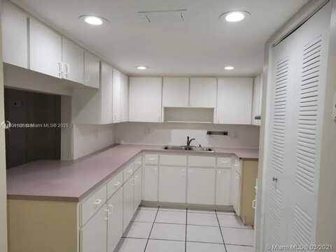 1900 W 68th St, Hialeah, FL 33014