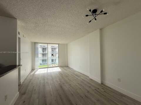 5091 NW 7th St, Miami, FL 33126