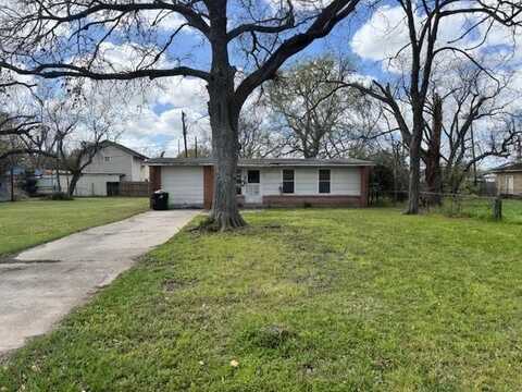 908 AVE I, Bay City, TX 77414