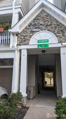 11 Newburgh Drive, Edison, NJ 08820
