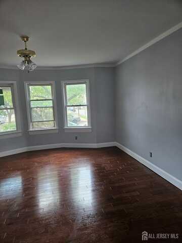 39 PULASKI Avenue, Carteret, NJ 07008