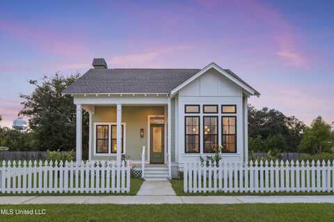 435 Bills Avenue, Ocean Springs, MS 39564