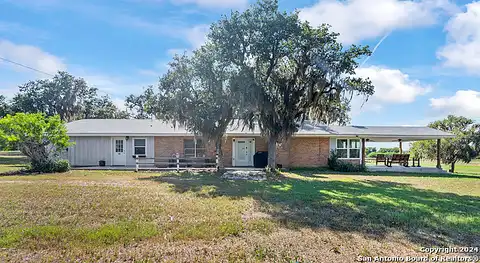 Freeman Circle, George West, TX 78022