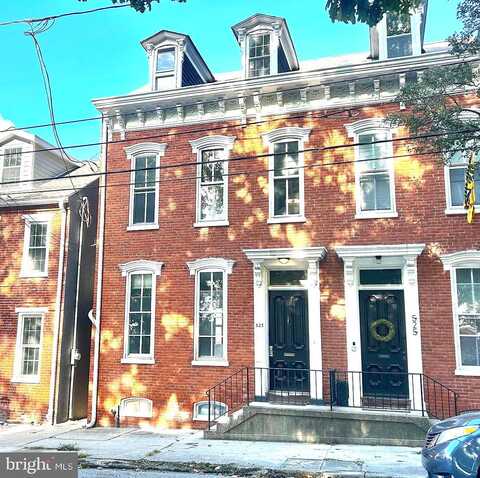 Locust St, COLUMBIA, PA 17512