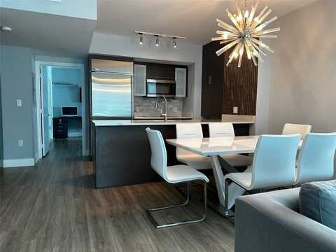 500 BRICKELL AVE, MIAMI, FL 33131