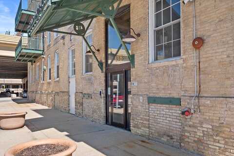 N 3Rd Street #240, Milwaukee, WI 53208