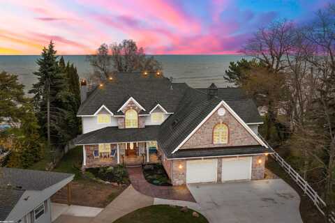 3864 Lakeshore, Deckerville, MI 48427