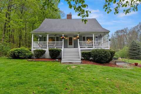 52 Center St, Groveland, MA 01834