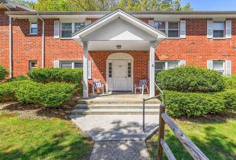 120 Litchfield Pines Dr, Leominster, MA 01453