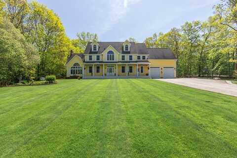 27 Sullivan Blvd, Oxford, MA 01540