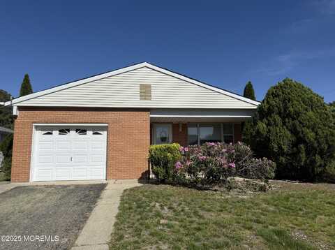 2 Santo Domingo Drive, Toms River, NJ 08757