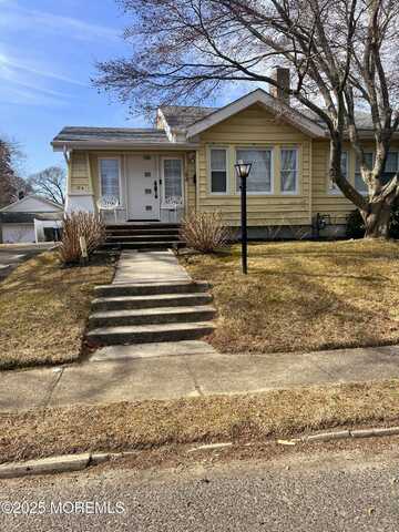 184 Ridgewood Avenue, Oakhurst, NJ 07755