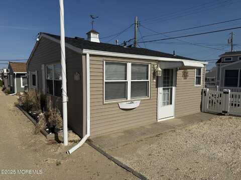 24 E Amberjack Way, Lavallette, NJ 08735