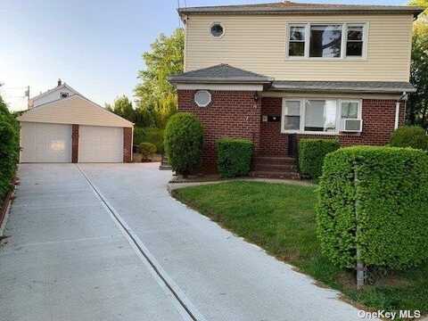73 Elizabeth Street, Floral Park, NY 11001