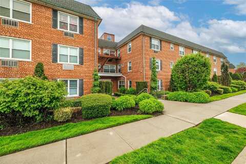 111 S Centre Avenue, Rockville Centre, NY 11570