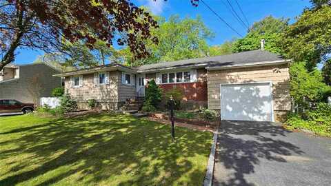 912 Hampshire Road, Bay Shore, NY 11706