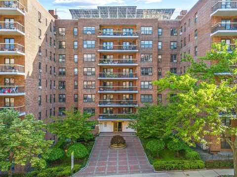 67-76 Booth St, Forest Hills, NY 11375