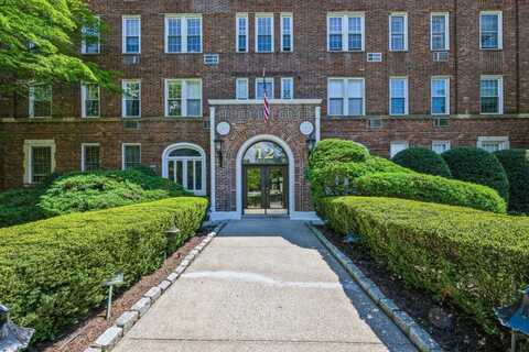12 Hamilton Place, Garden City, NY 11530
