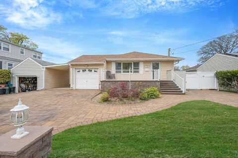 2795 Oswego Street, Bellmore, NY 11710