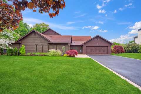 15 Parkway Drive, Roslyn Heights, NY 11577
