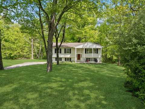 26 Woodland Circle, Hyde Park, NY 12538